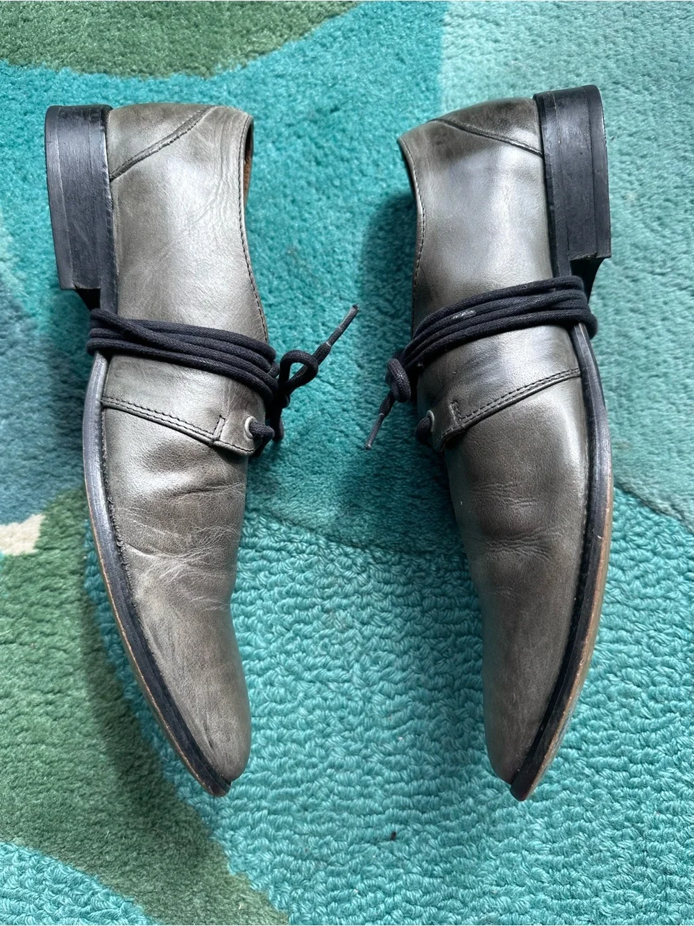 Fluevog Headliners Gable grey distressed wraparound derby shoe -M8 (fits 7.5/7)